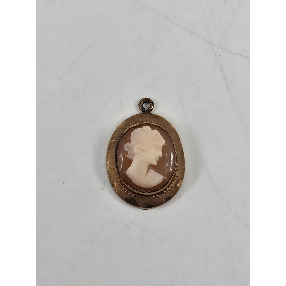 Vintage Hand Carved Shell Cameo Pendant Gold Tone Oval Bezel Women Profile Charm